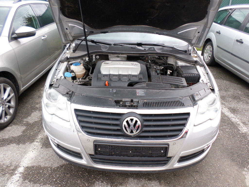 Volkswagen Passat Variant 2.0 TDI DPF Highline DSG - náhľad