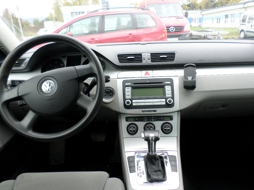Volkswagen Passat Variant 2.0 TDI DPF Highline DSG - náhľad