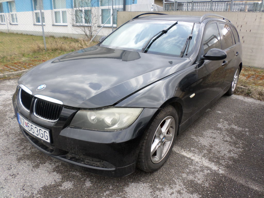BMW 320 d Touring A/T - náhľad