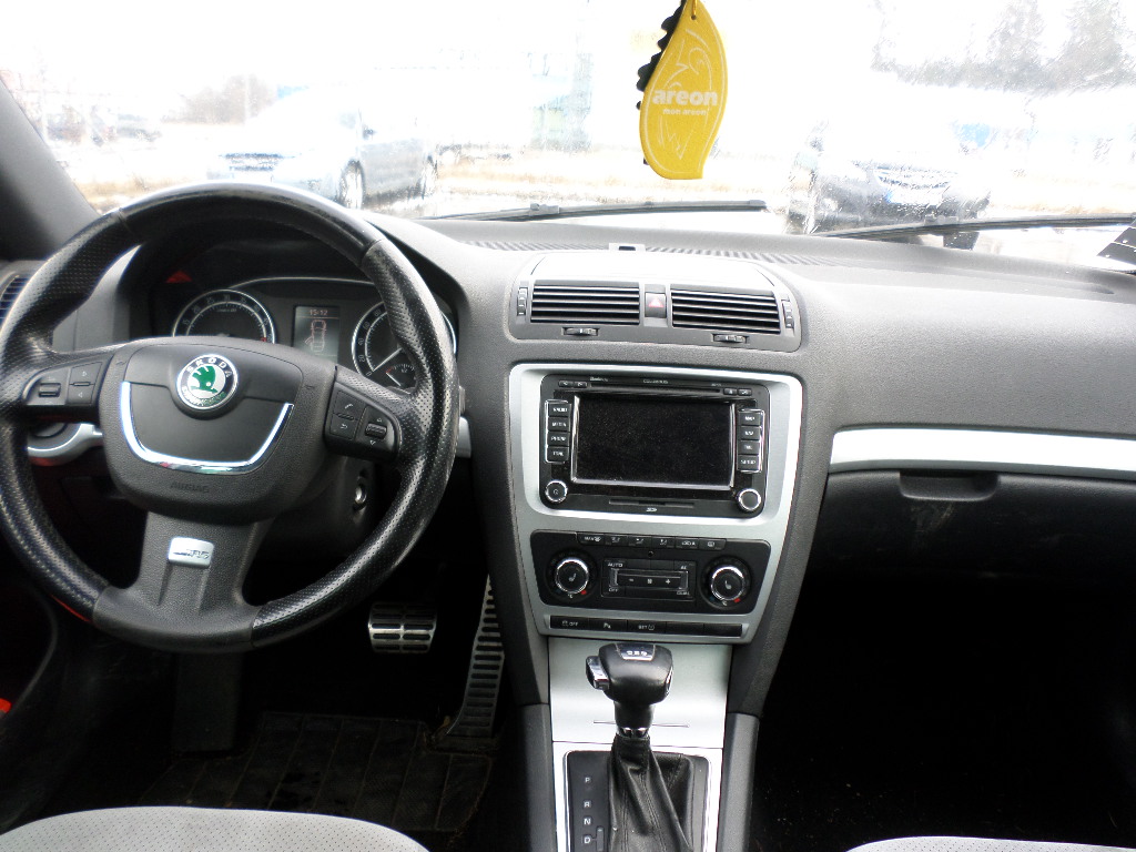 Škoda Octavia Combi 2.0 TDI CR DPF RS DSG - náhľad