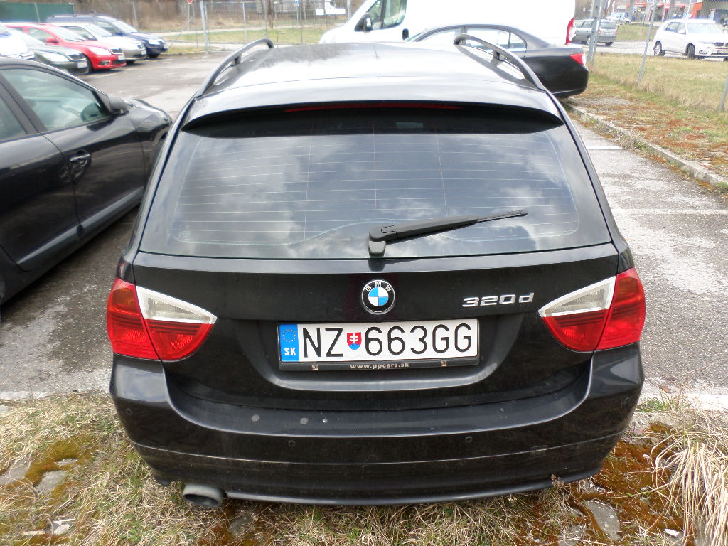 BMW 320 d Touring A/T - náhľad