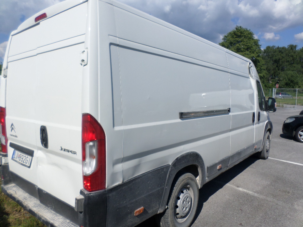 Citroën Jumper 2.0 BlueHDi 160 35 L2H2 - náhľad