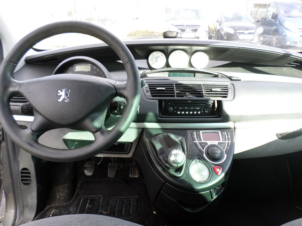 Peugeot 807 2.0 HDI Comfort Pack - náhľad