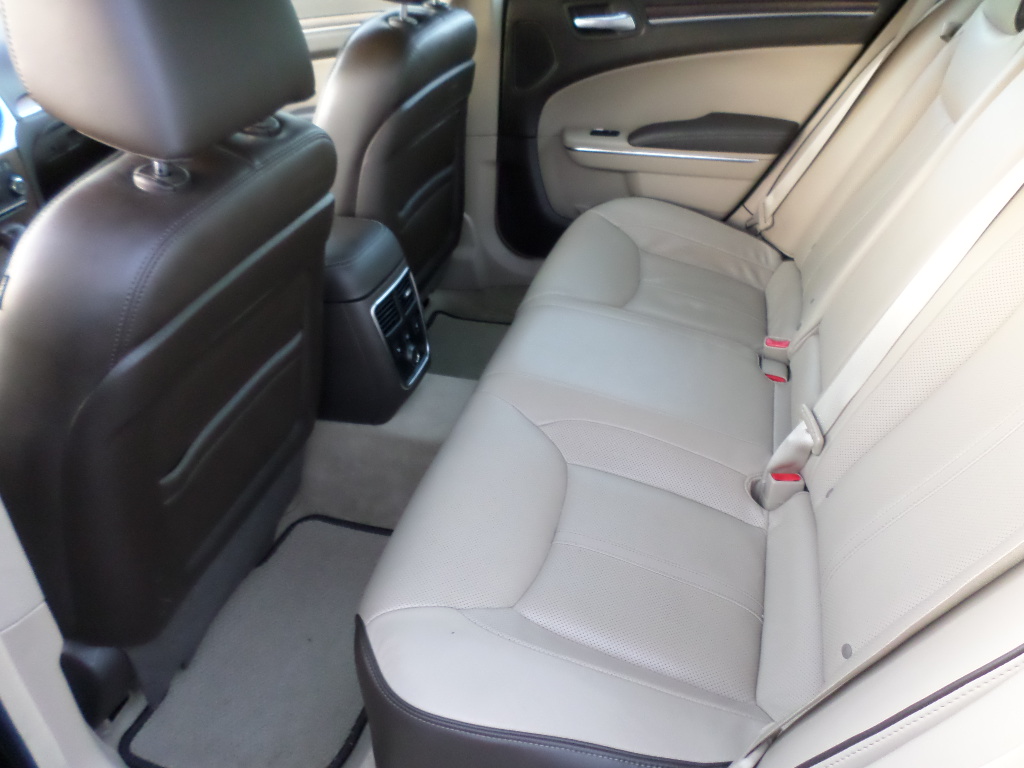 Lancia Thema 3.0L V6 CRD Platinum HP A/T - náhľad